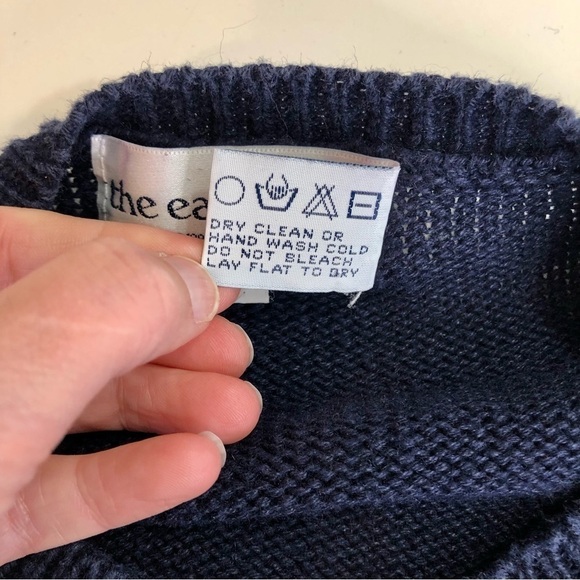 Vintage early 90s Christmas sweater intarsia embroidered navy red white scenic M - Picture 8 of 10